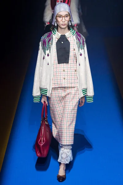 Look 27